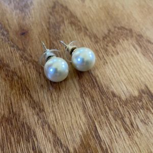 Pearl earrings